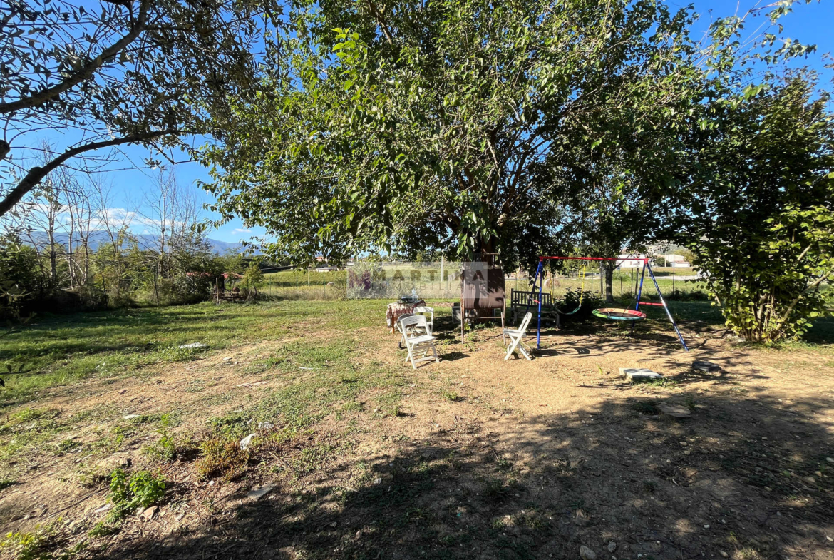 Casa indipendente con giardino