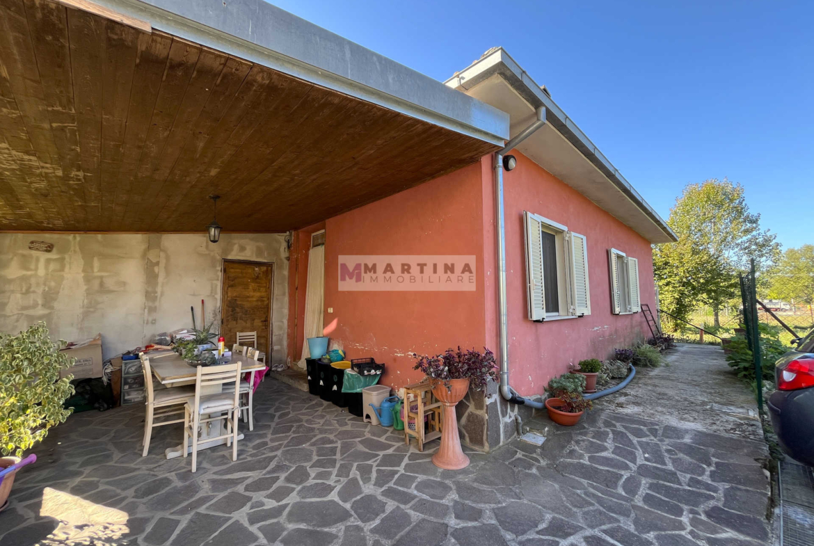 Casa indipendente con giardino