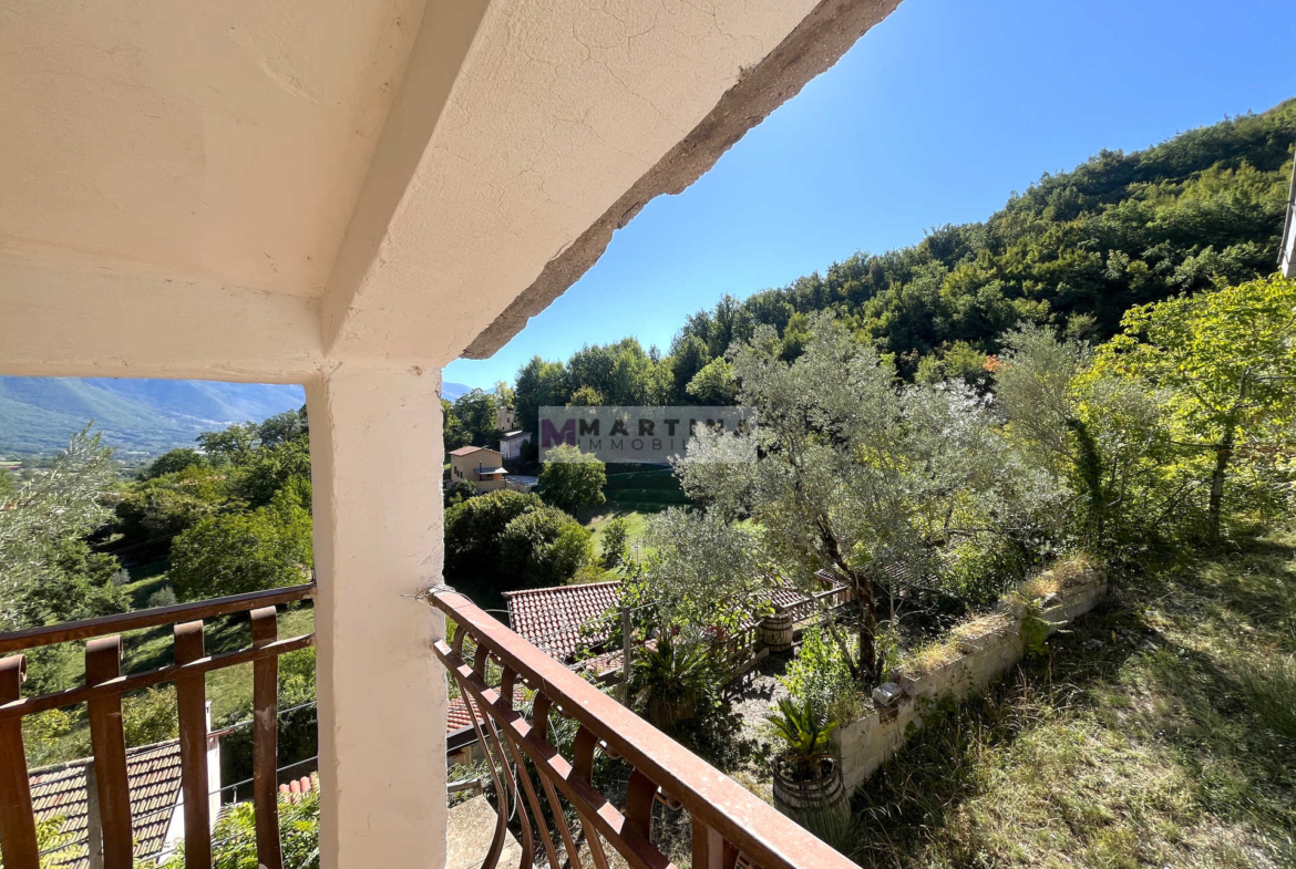 Casa indipendente con terreno