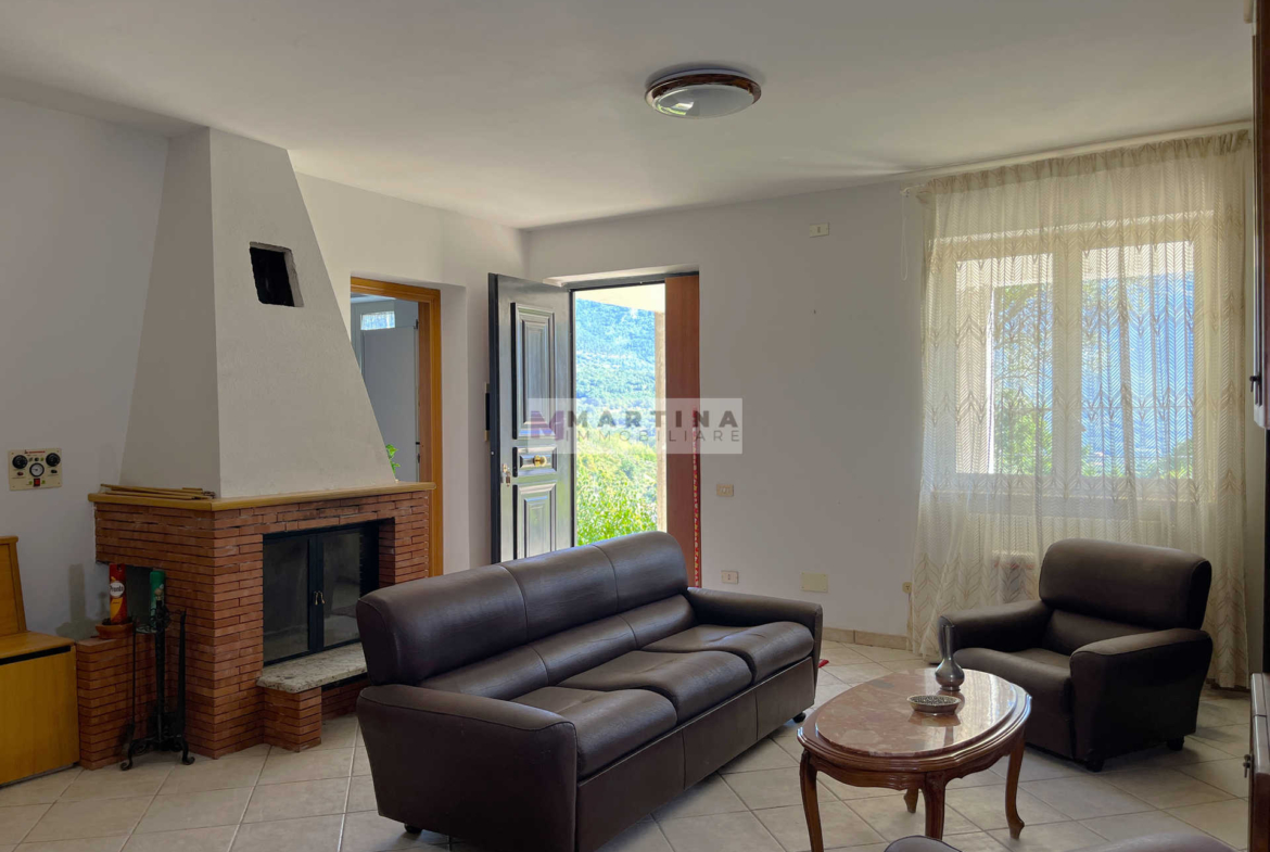 Casa indipendente con terreno