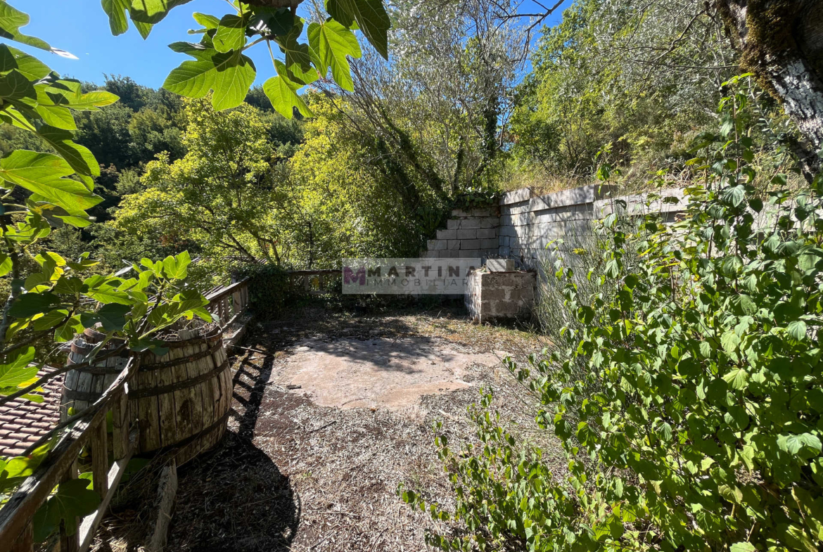 Casa indipendente con terreno