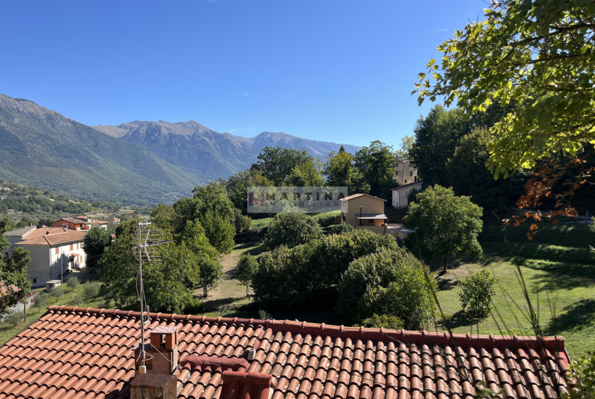 Casa indipendente con terreno