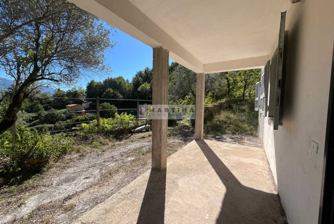 Casa indipendente con terreno