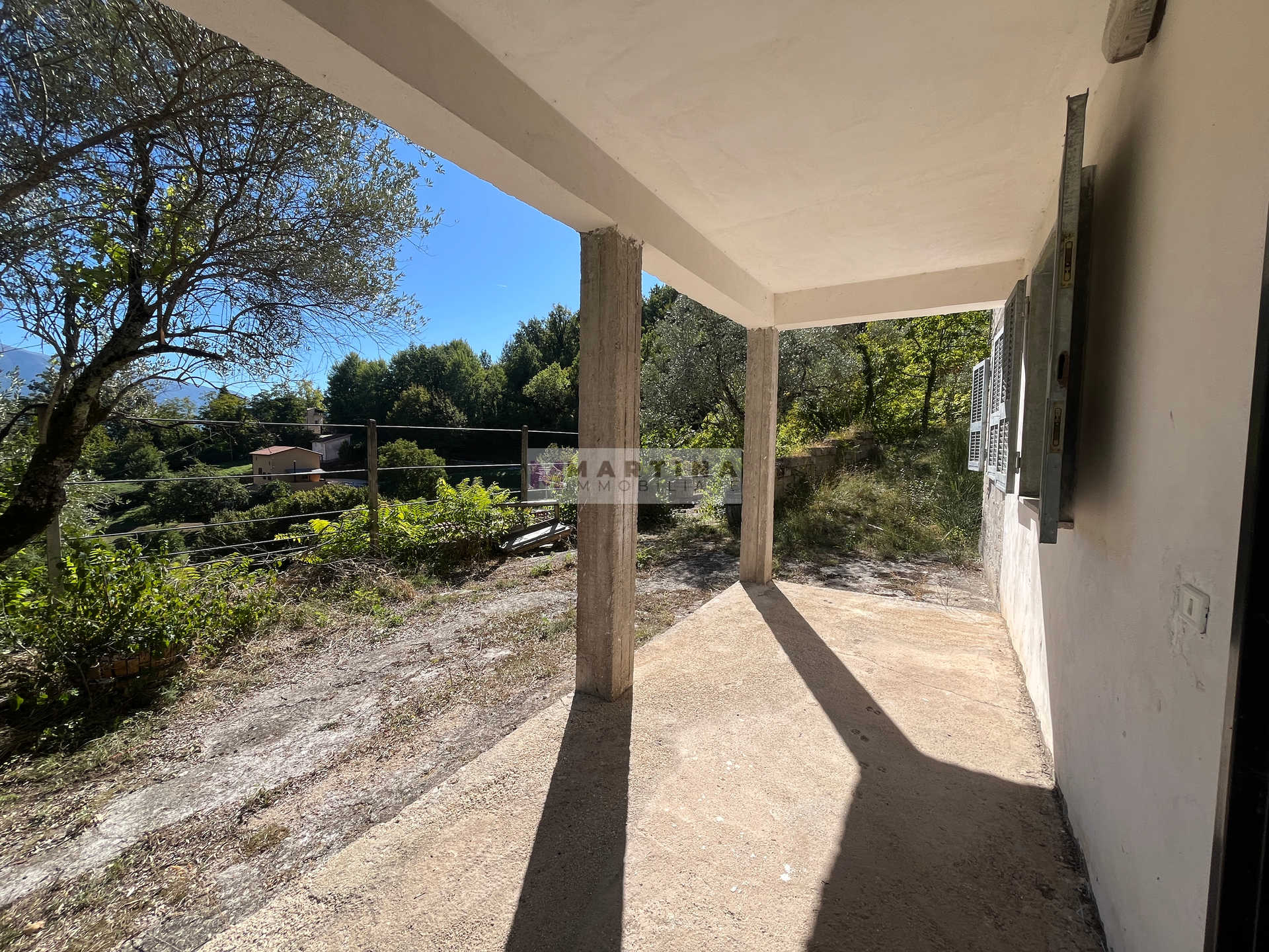 Casa indipendente con terreno