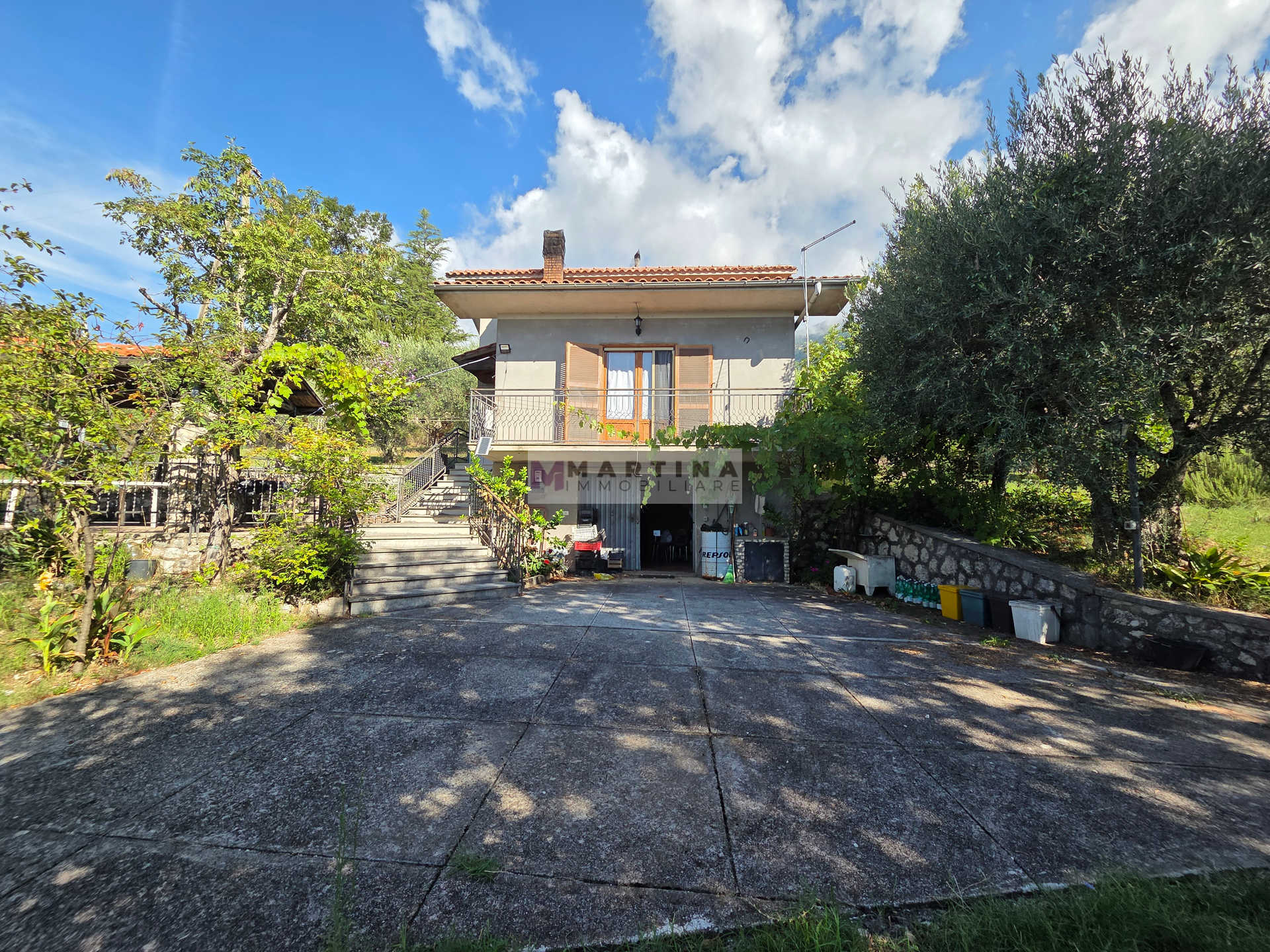 Casa indipendente con terreno