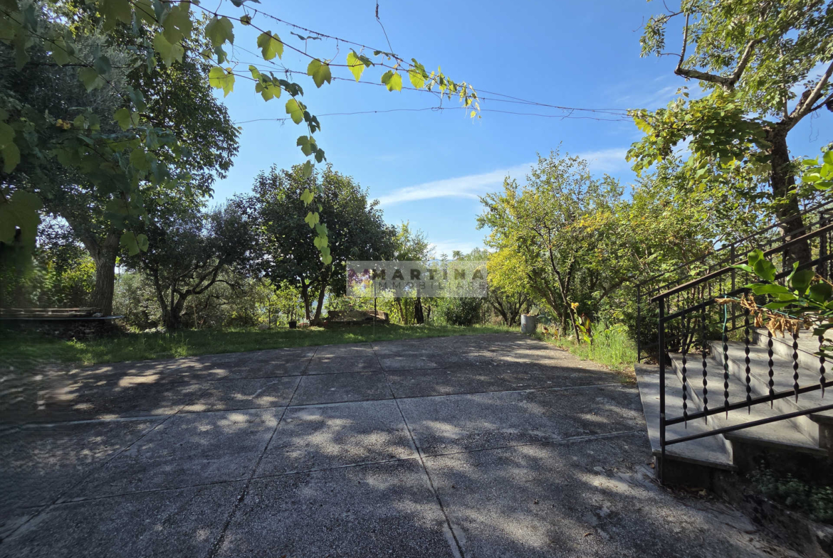Casa indipendente con terreno