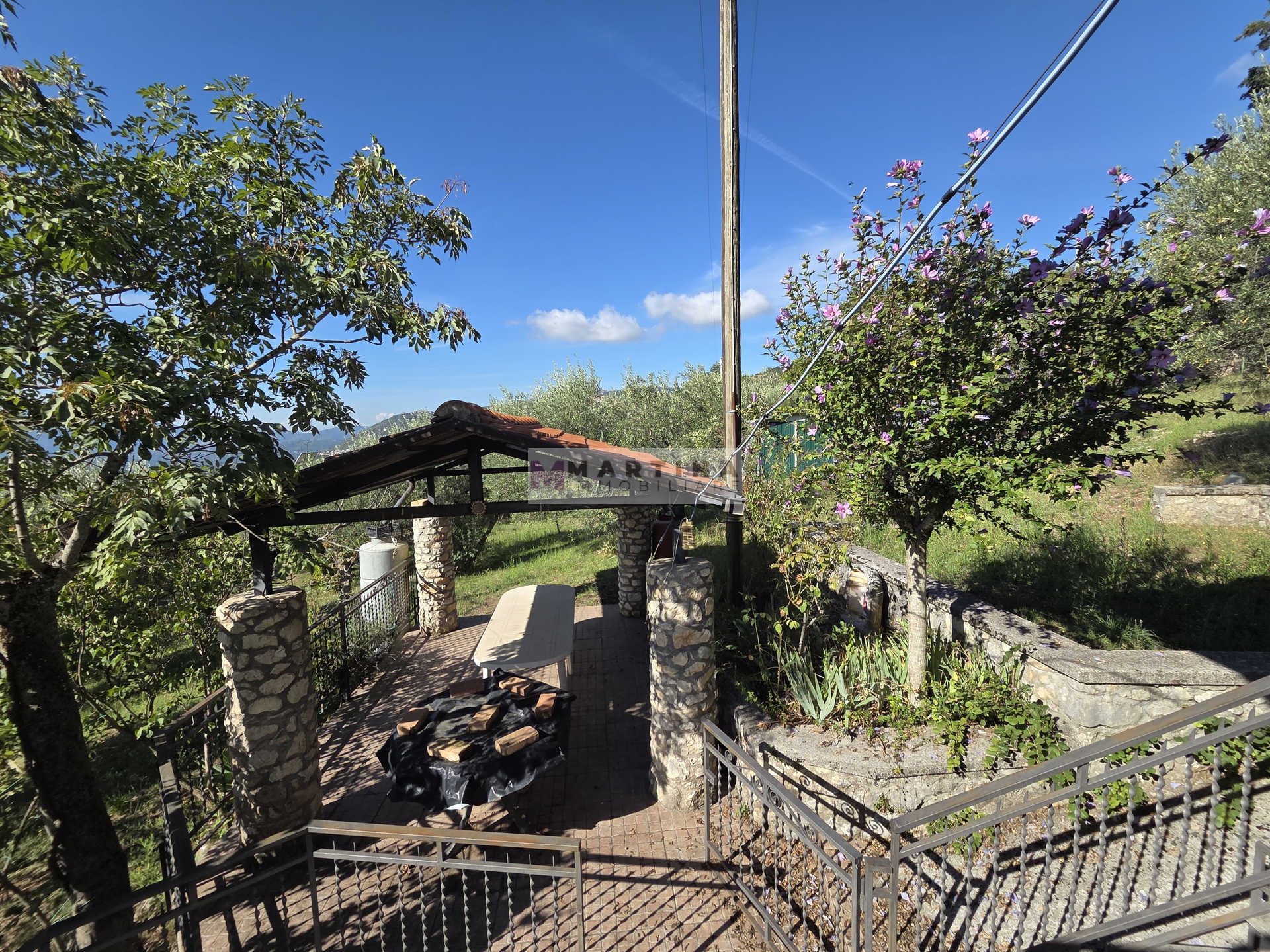 Casa indipendente con terreno