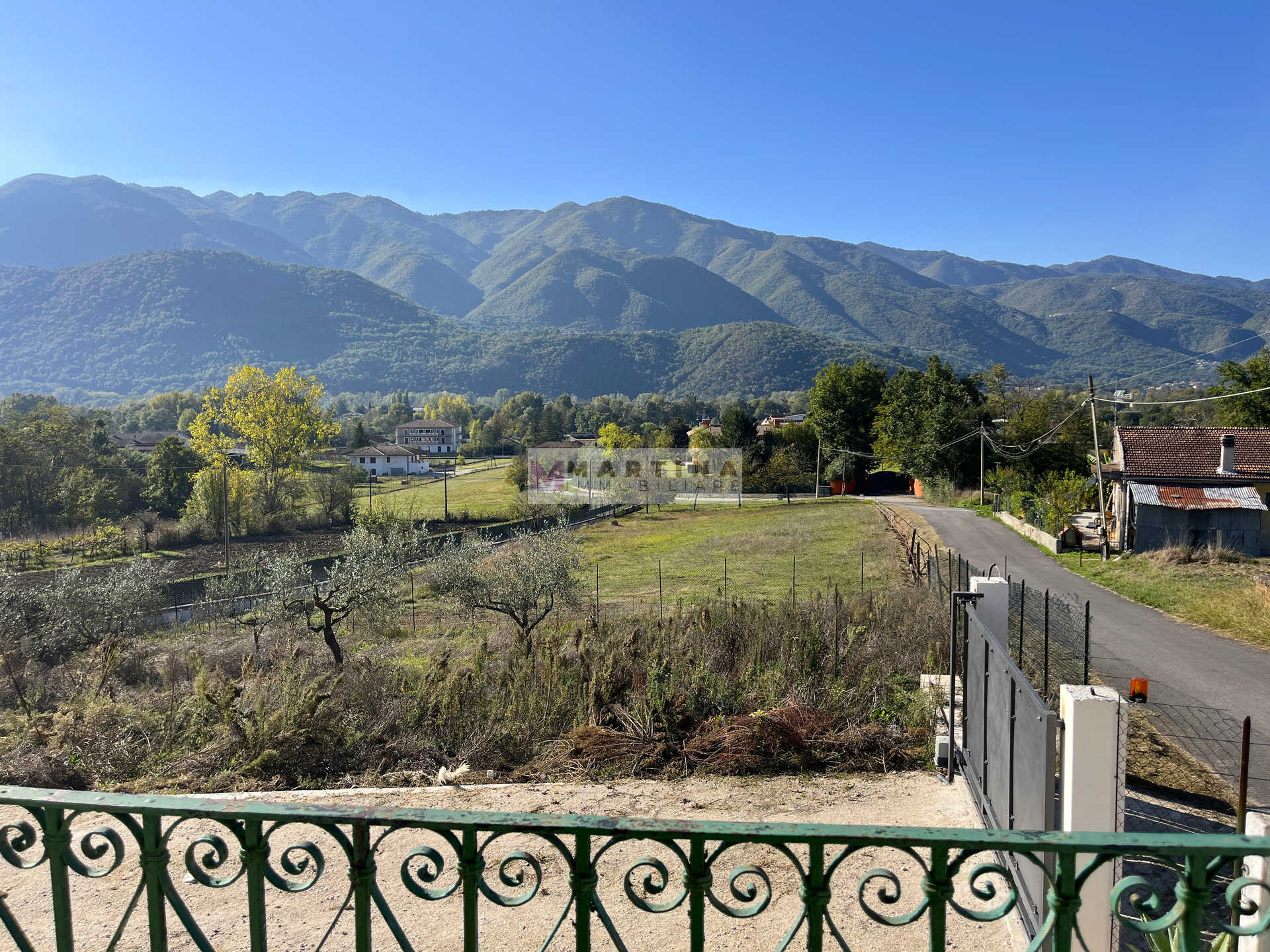 Casa indipendente con terreno Atina5 Detached house with garage and land