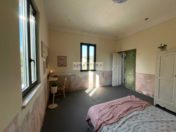 Splendido casale indipendente con terreno